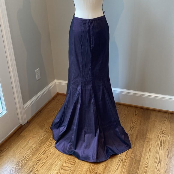 Tadashi Shoji cut #22182 style CY8777L iridescent purple skirt separate spandex - Picture 3 of 9